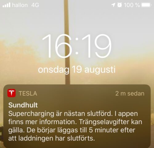 Det gäller att skynda sig att fika när du laddar en Tesla